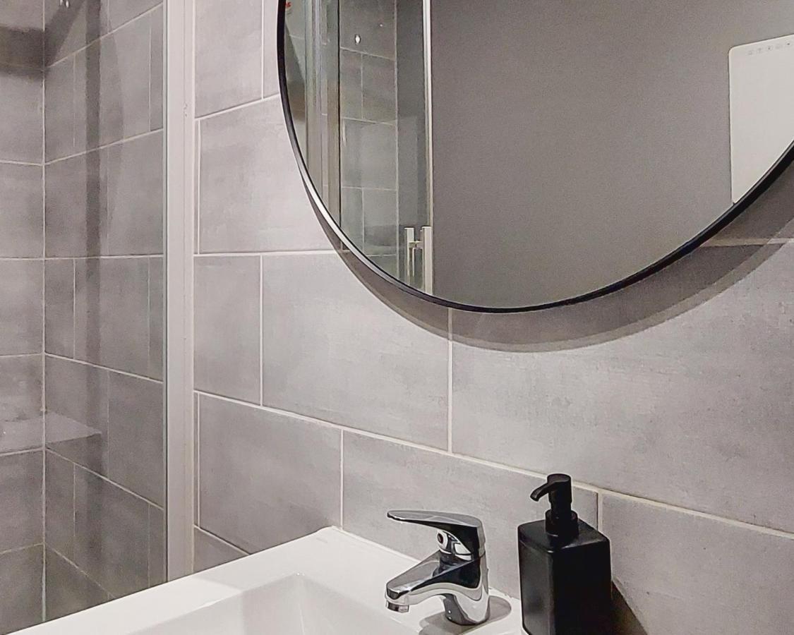 Artgrey * Ideal Pro * Roanne Secteur Gare Et Rue Pietonnes Exteriör bild